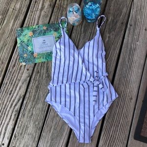 ☀️ Cupshe Stay Young Stripe One-piece Swimsuit-M